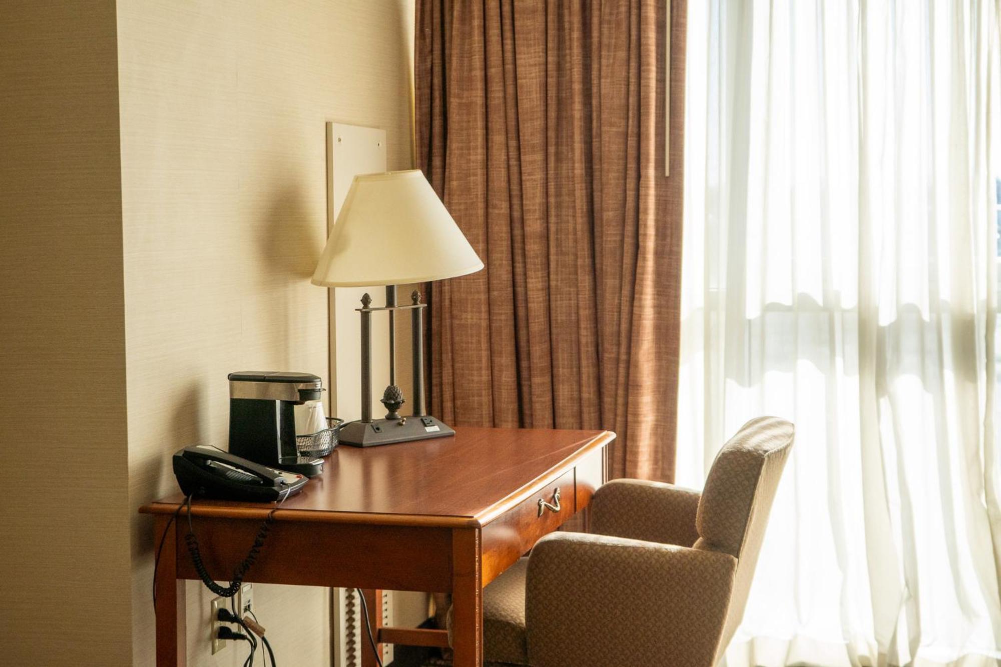 Hotel Topeka At City Center Eksteriør billede