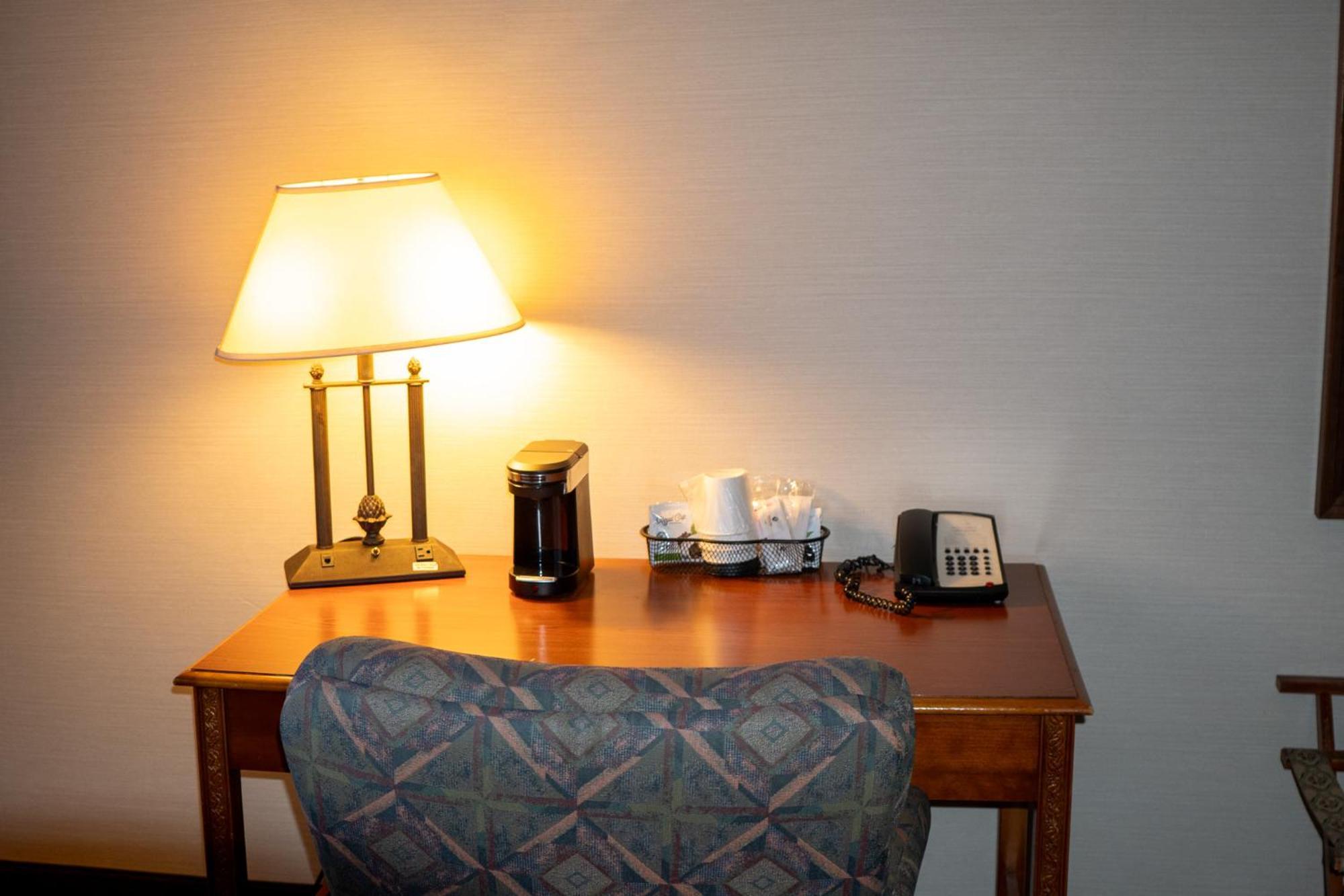 Hotel Topeka At City Center Eksteriør billede